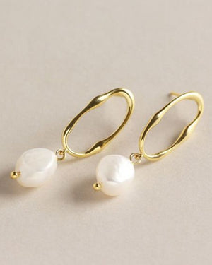 Oval Pearl Earrings 18k Gold