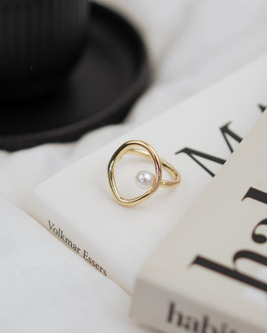 Geometric Pearl Ring